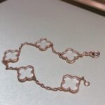 [Eternal Jewelry]CLOVER 5 MOTIF ROCK CRYSTAL PINK GOLD BRACELET - Image 11