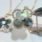 [Eternal Jewelry]CLOVER 15MM DIAMOND AND MOTHER-OF-GREY NECKLACE - Image 5