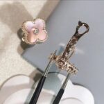 [Eternal Jewelry]CLOVER MEDIUM 1 MOTIFS  PINK MOP DIAMOND EARRINGS - Image 3
