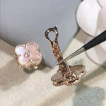 [Eternal Jewelry]CLOVER MEDIUM 1 MOTIFS  PINK MOP DIAMOND EARRINGS - Image 5
