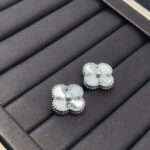[Eternal Jewelry]CLOVER MINI 9.5MM LASER EARRINGS - Image 3