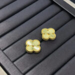 [Eternal Jewelry]CLOVER MINI 9.5MM LASER EARRINGS - Image 4