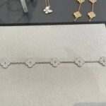 [Eternal Jewelry]CLOVER 5 MOTIFS  DIAMOND BRACELET SILVER - Image 3