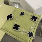 [Eternal Jewelry]CLOVER 5 MOTIFS SIVLER ONYX BRACELET - Image 2