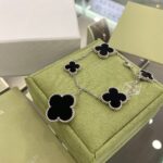 [Eternal Jewelry]CLOVER 5 MOTIFS SIVLER ONYX BRACELET - Image 3