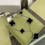 [Eternal Jewelry]CLOVER 5 MOTIFS SIVLER ONYX BRACELET - Image 4