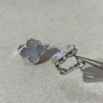 [Eternal Jewelry]CLOVER CHALCEDONY SILVER STUD EARRINGS - Image 2
