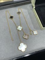 [Eternal Jewelry]CLOVER 6 MOTIF MOP ONYX GOLD NECKLACE - Image 3