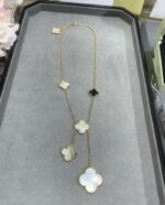 [Eternal Jewelry]CLOVER 6 MOTIF MOP ONYX GOLD NECKLACE - Image 4