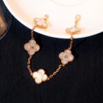 [Eternal Jewelry]CLOVER BRACELET 5 MOTIF WHITE MOP DIAMOND - Image 4