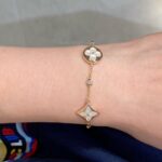 [Eternal Jewelry]STAR AND SUN 4 MOTIF WHITE MOP PINK GOLD BRACELET - Image 2