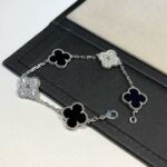 [Eternal Jewelry]CLOVER 5 MOTIF ONYXS DIAMOND BRACELET SILVER - Image 9
