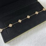 [Eternal Jewelry]CLOVER 6 MOTIF DIAMOND BRACELET - Image 7