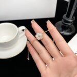 [Eternal Jewelry]LUCKY WHITE MOP PLUM BLOSSOM  BRACELET - Image 3