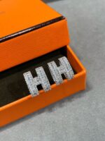 [Eternal Jewelry]H STUD EARRINGS WITH SILVER DIAMONDS - Image 2