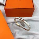 [Eternal Jewelry]CLASSIC HM CLIC WHITE 8MM ENAMEL BRACELET - Image 7