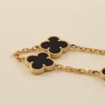 [Eternal Jewelry]CLOVER  5 MOTIFS BLACK ONYX BRACELET - Image 4